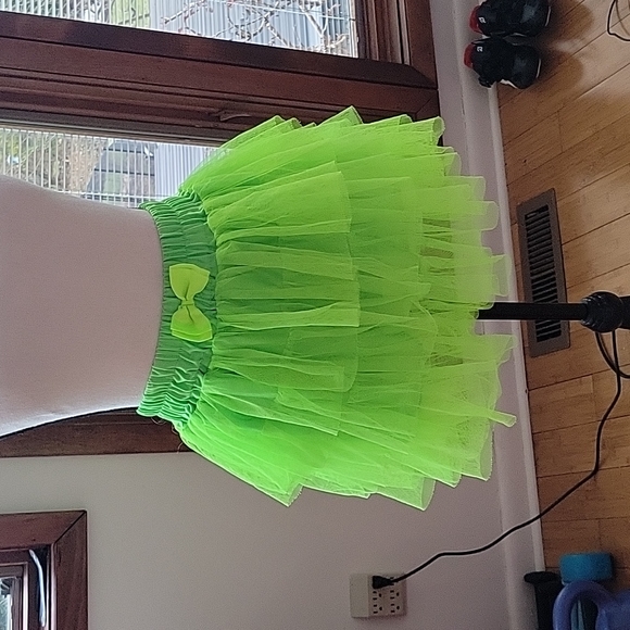 Lime green tutu - Picture 1 of 2